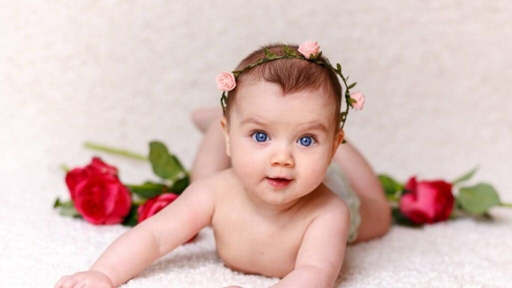 女の子の赤ちゃん　瞳が青い　バラ　
