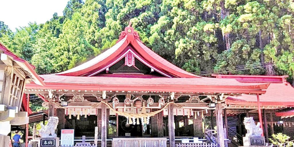 説明文（金運向上神社として有名な宮城県にある金蛇水神社さまです）